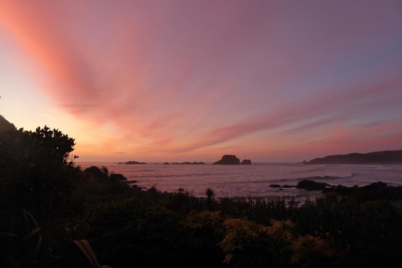 The Bay House Beachfront Accommodation Cape Foulwind Exterior photo