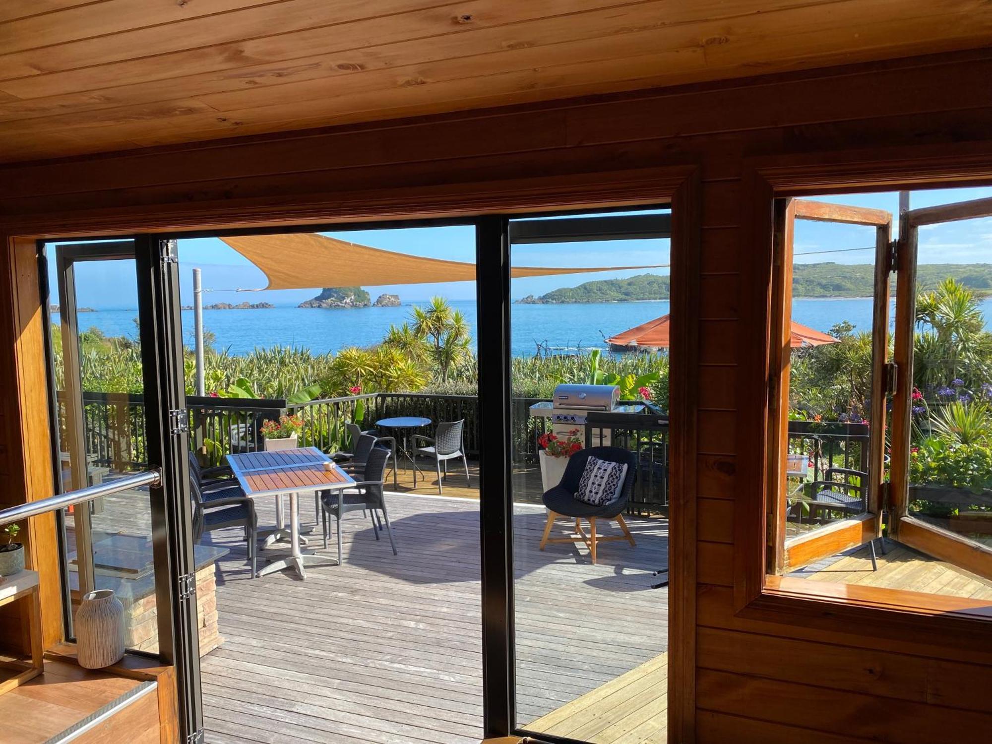 The Bay House Beachfront Accommodation Cape Foulwind Exterior photo