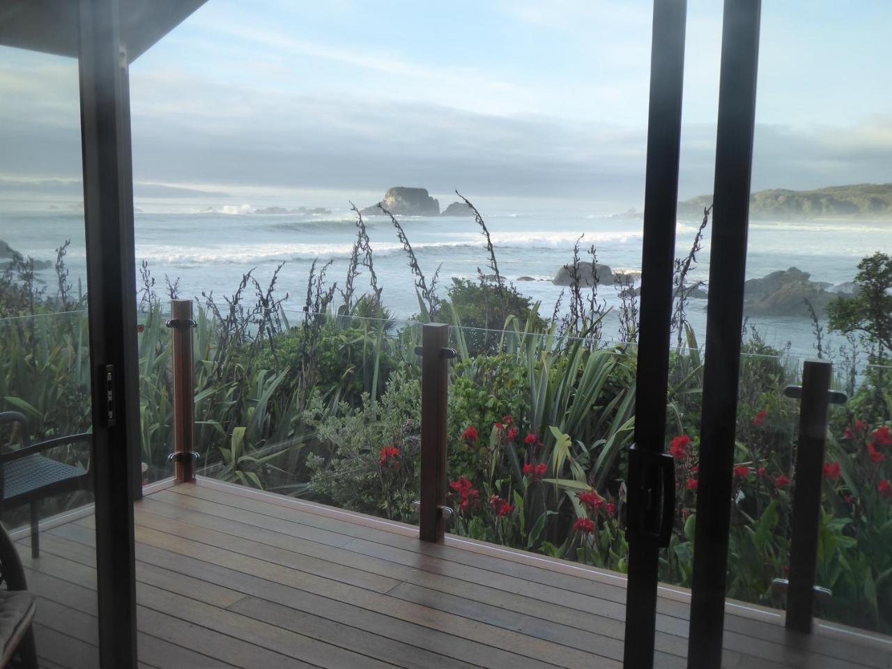 The Bay House Beachfront Accommodation Cape Foulwind Exterior photo